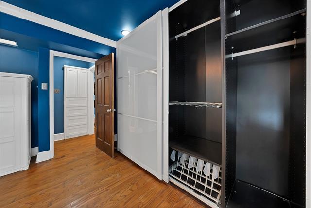 Building Photo - 10203 Regal Oaks Dr