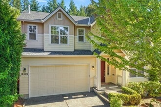 Building Photo - Spacious 5-Bed Bethany Home with Solar, A/C & Private Wooded Setting — Available Now!