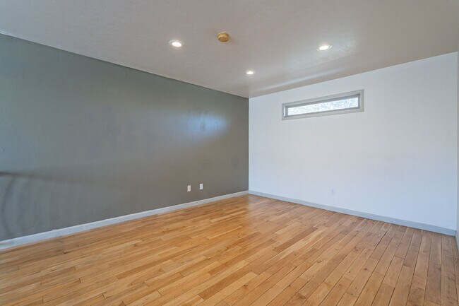 Building Photo - 110 S Placita Colonia Solana