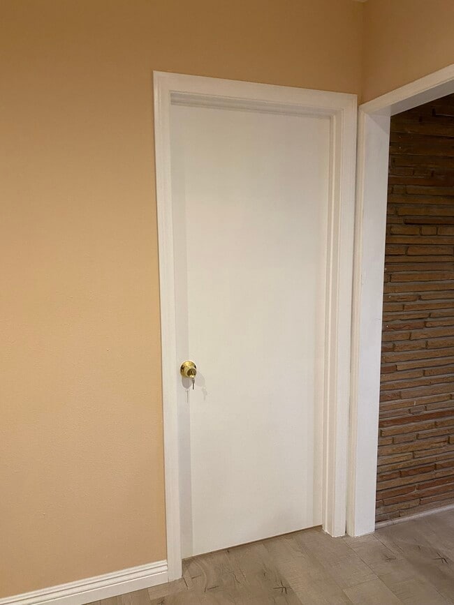 Building Photo - 5325 Glickman Ave