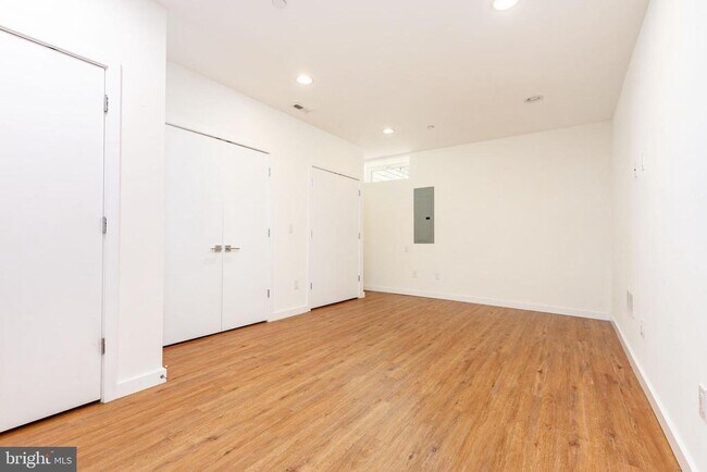 Building Photo - 1719 Erdman St