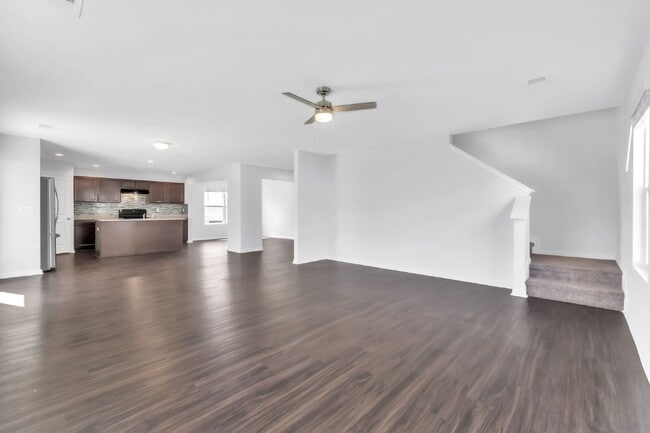 Building Photo - Modern 4-Bedroom Home in Butler Knoll in I...