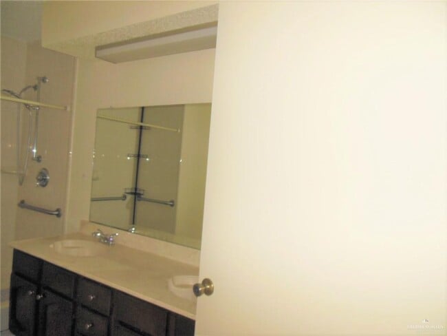 Building Photo - 16 Mynah Ave