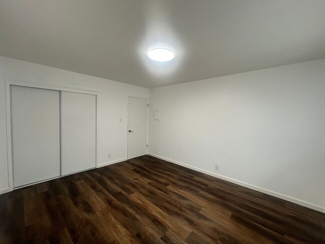Building Photo - Gower Properties - 046-3