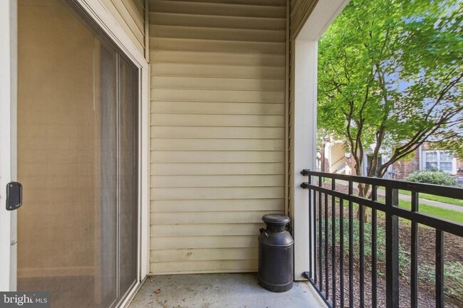 Building Photo - 12913 Centre Park Cir