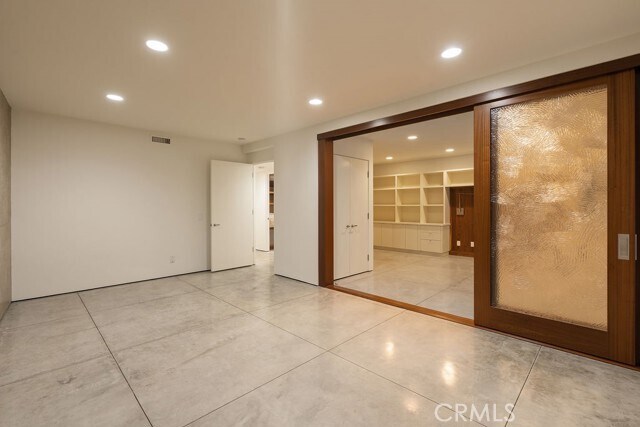 Building Photo - 920 Skyline Dr