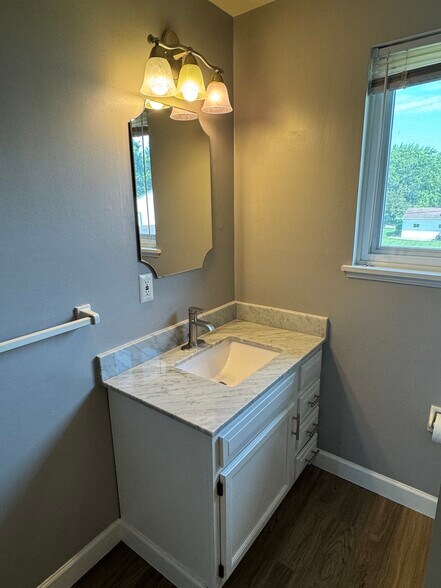 Building Photo - 318 Fox Run