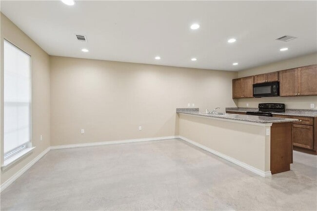 Building Photo - 72204 Formosa Dr