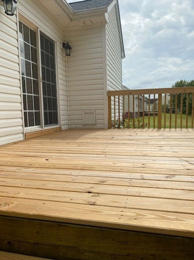 Building Photo - 305 Towbridge Ln