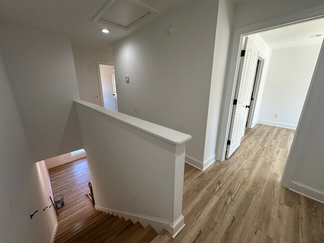 Building Photo - Beautiful new townhouse located in the new...