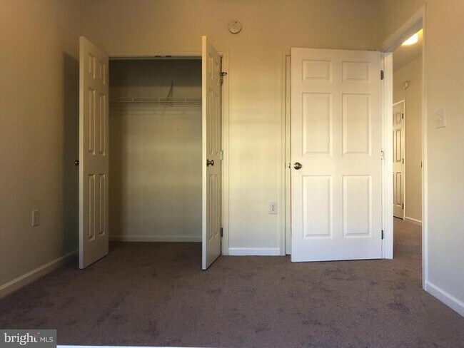 Building Photo - 17432 Slipper Shell Way