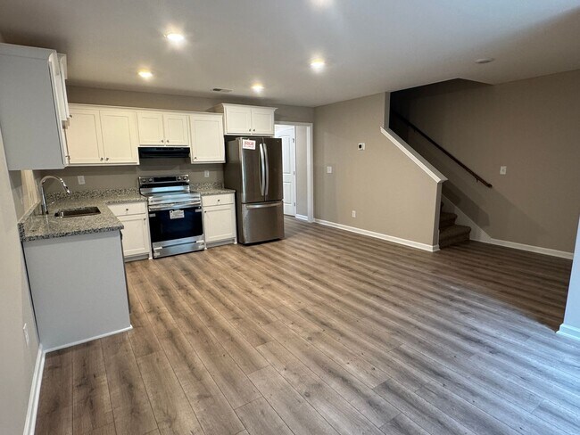 Building Photo - 211 Mountaindale Dr