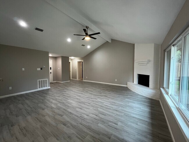 Building Photo - 6223 Brookgate Dr