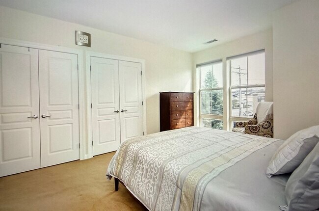 Building Photo - 3 Repton Pl