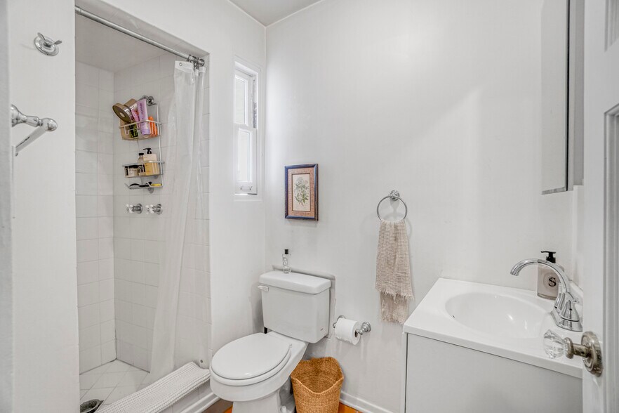 Bathroom #2 - 2000 Washington Ave