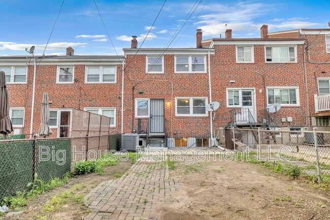 Building Photo - 1307 Dartmouth Ave