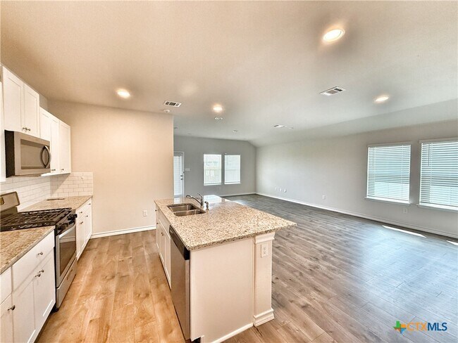 Building Photo - 380 Arbor Hills