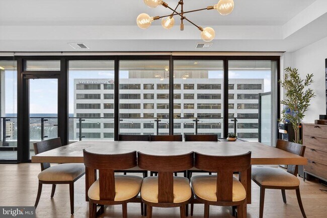 Building Photo - 1650 Silver Hill Dr