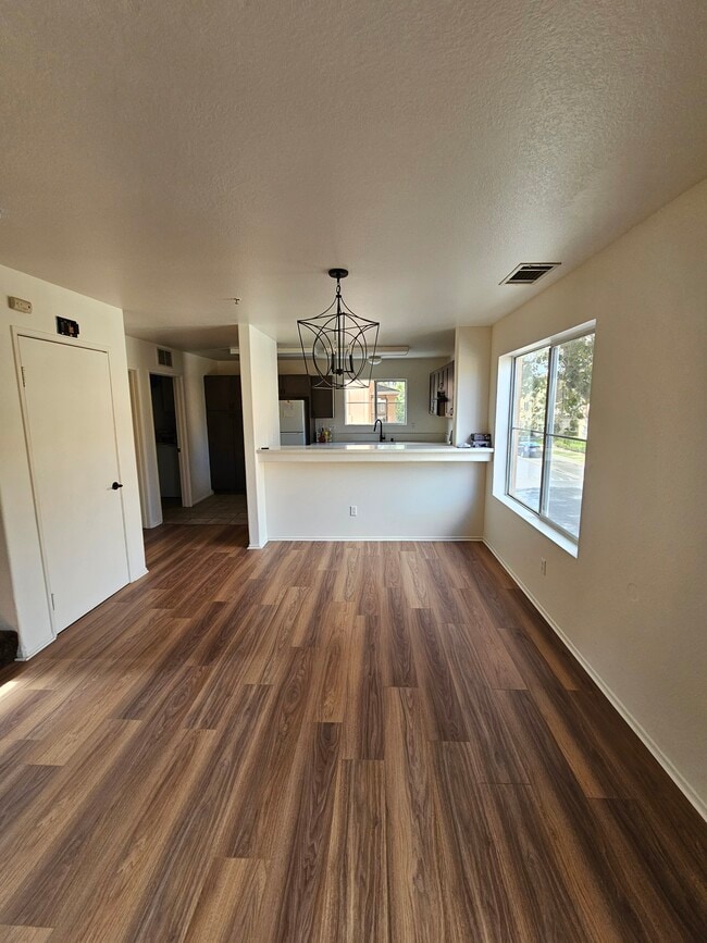 Building Photo - 1050 Harbor Heights Dr