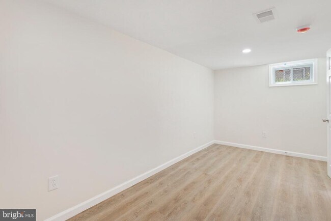 Building Photo - 12608 Farnell Dr