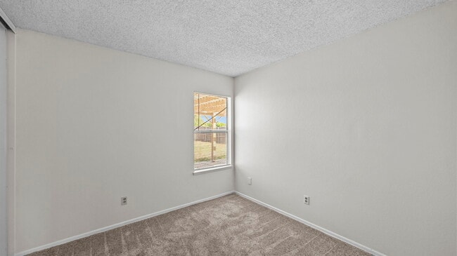 Building Photo - 8469 Comet St