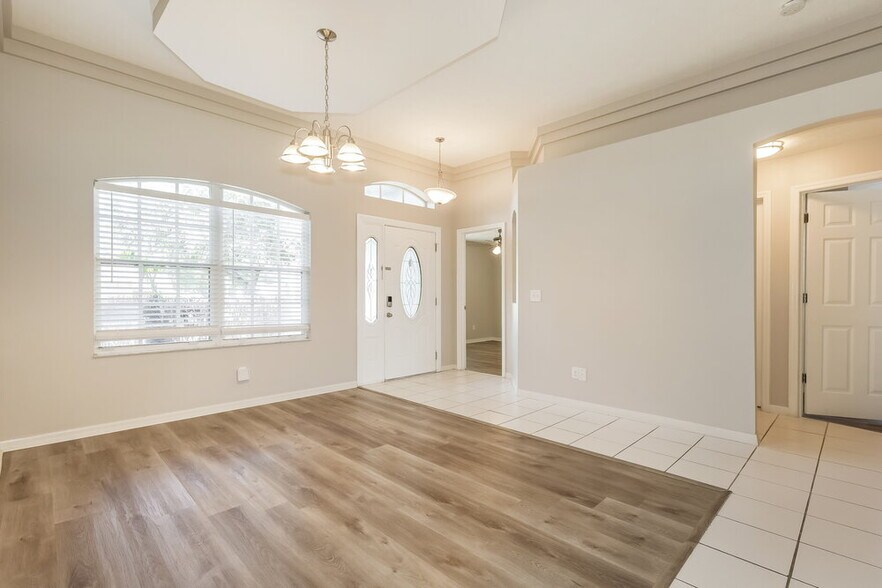Building Photo - 2304 Golf Manor Blvd