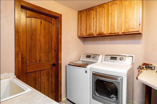 Building Photo - 160 County Rd 6236