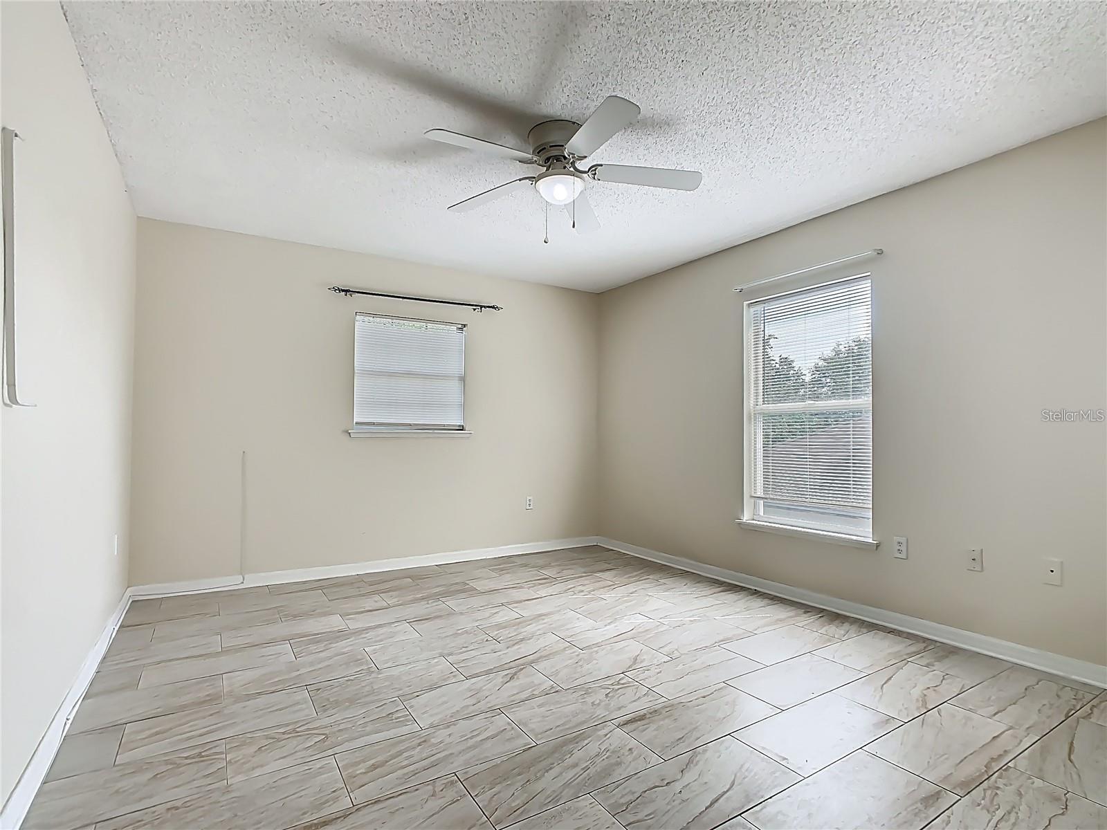 Building Photo - 3952 Warbler Dr