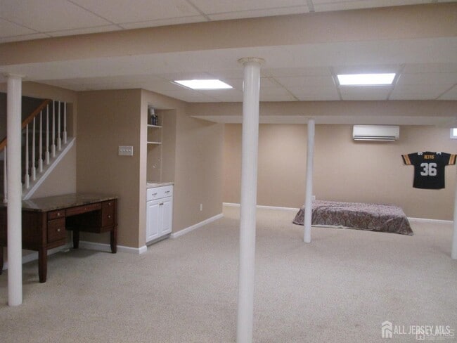 Building Photo - 103 Tived Ln E