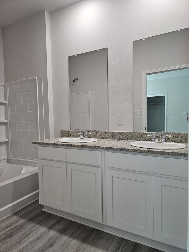 Building Photo - "New Construction 4-Bed Gem on Renova Driv...