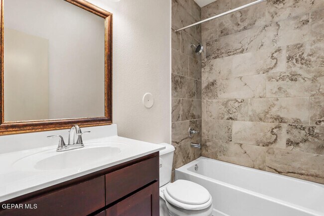 Building Photo - 11648 Flor Freesia Dr