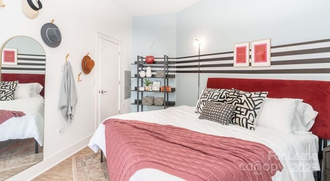 Building Photo - 650 E Brooklyn Vlg Ave