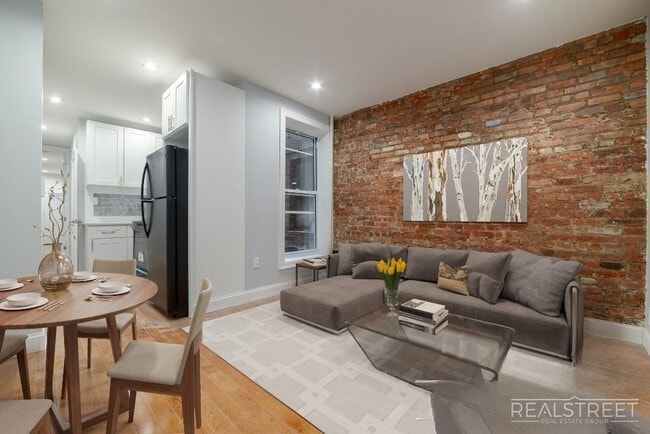 Building Photo - 1362 St Johns Pl
