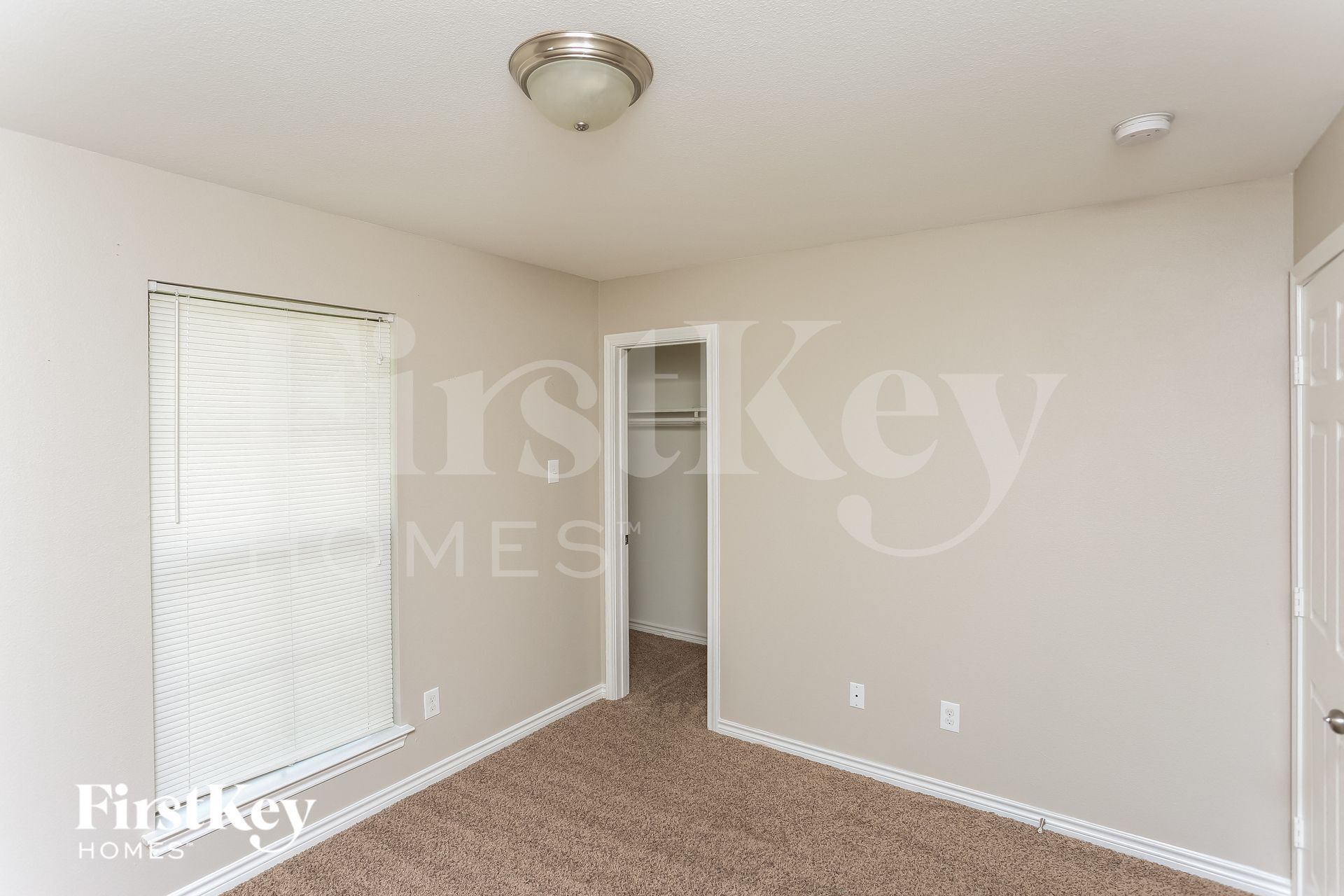 Building Photo - 623 Hilton Dr