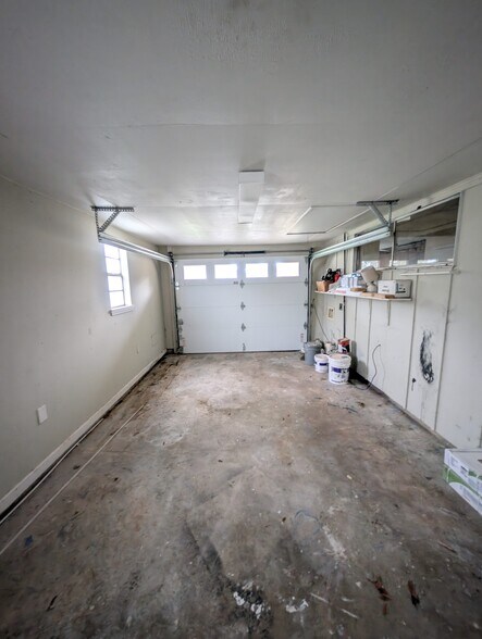 Building Photo - 5011 Warren Dr