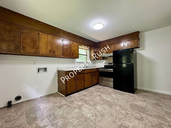 Building Photo - 555 E Garden Farm Rd