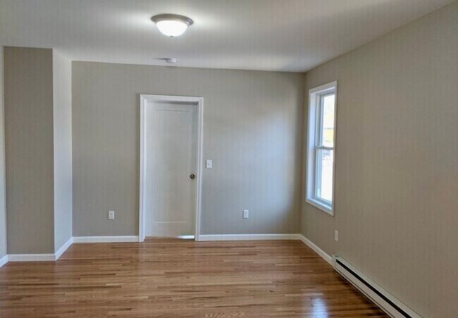 Building Photo - 209 S Meadow St