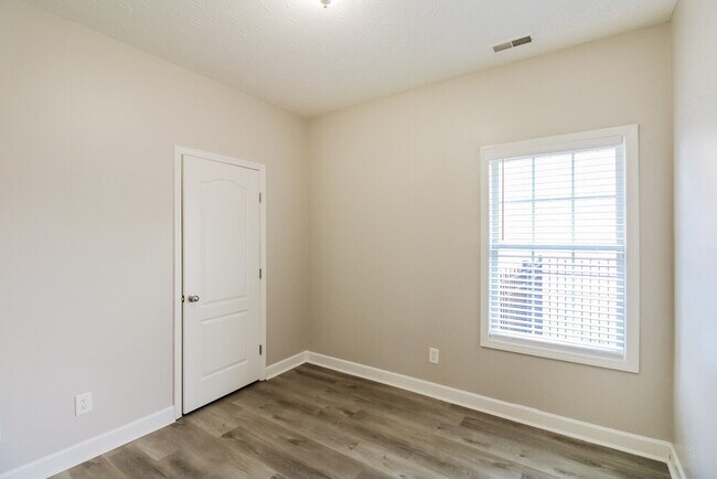 Building Photo - 705 Riata Ct