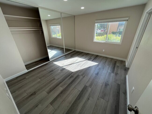 Master Bedroom - 17131 W Bernardo Dr