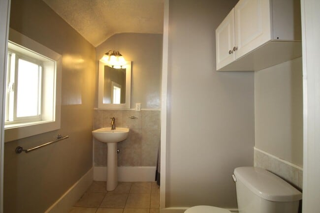 Building Photo - 819 Douglas St NW