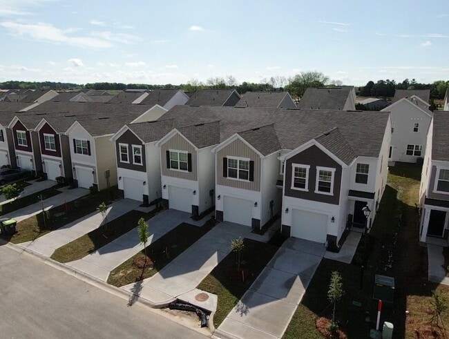Building Photo - 559 Marcus Wy