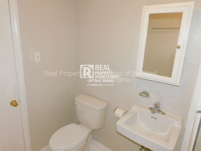 Building Photo - 3405 Derby Pl