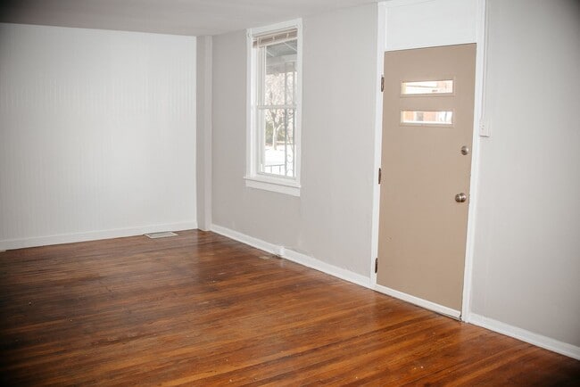 Building Photo - 145 Race St