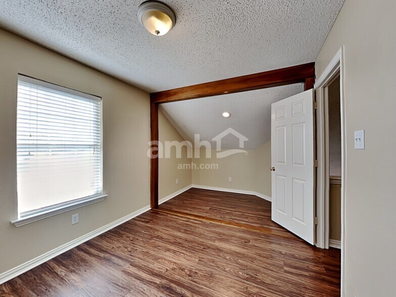 Building Photo - 3167 Lido Way