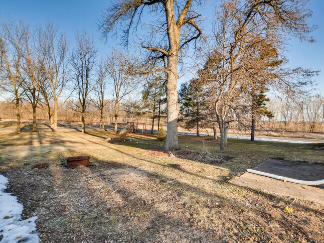 Building Photo - 3328 Kraft Cir N