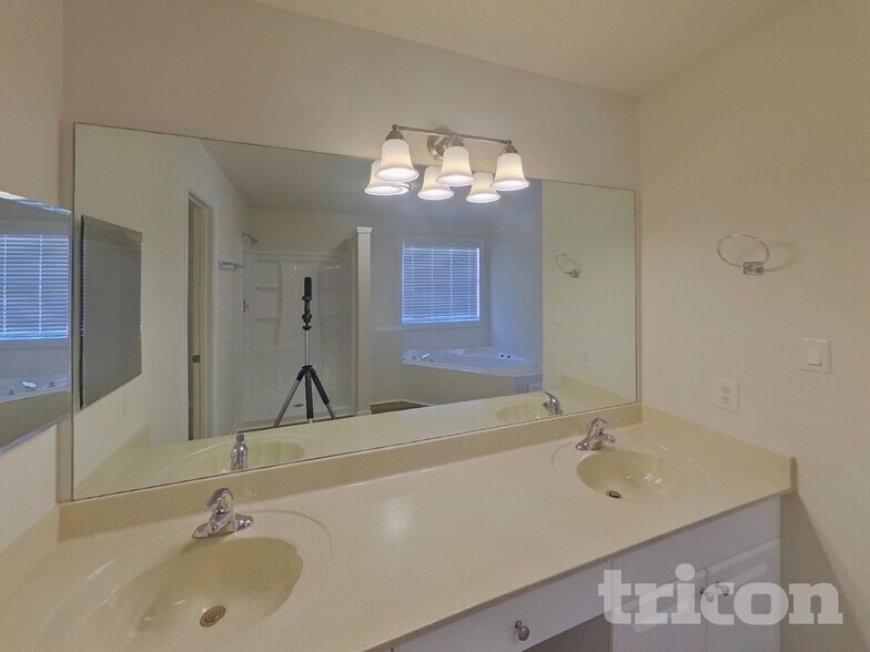 Building Photo - 12334 Manson Glass Ct