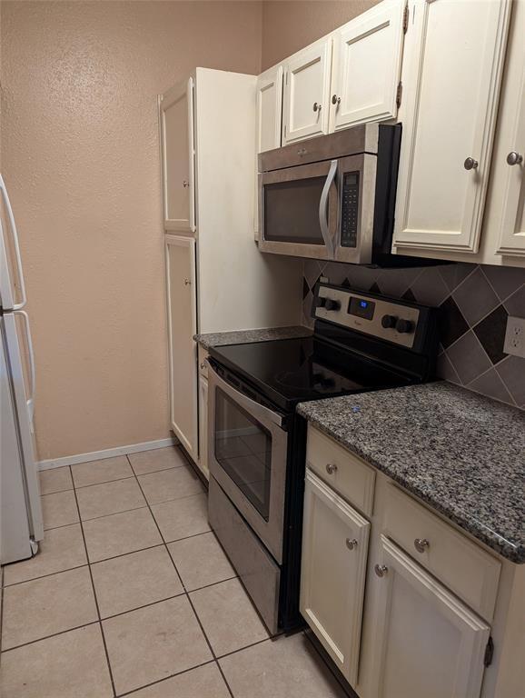 Building Photo - 8002 Clydesdale Dr