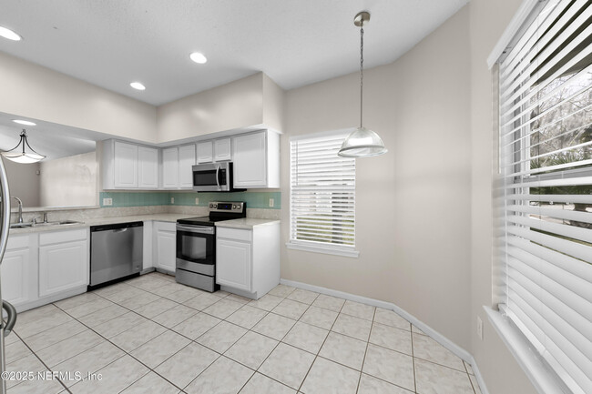Building Photo - 14443 Pelican Bay Ct