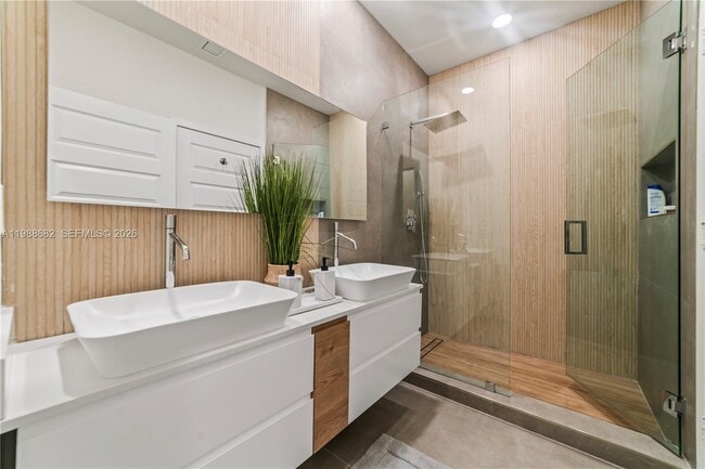 Building Photo - 4741 NW 84th Ave