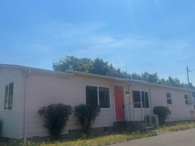 Building Photo - 1420 Gleason Rd